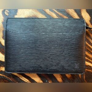 Beautiful Louis Vuitton Epi Pochette Homme Clutch Hand Bag Black
